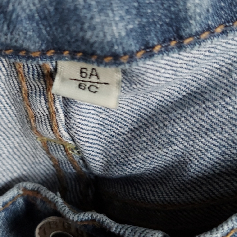 Levi's - Picture 2 of 3